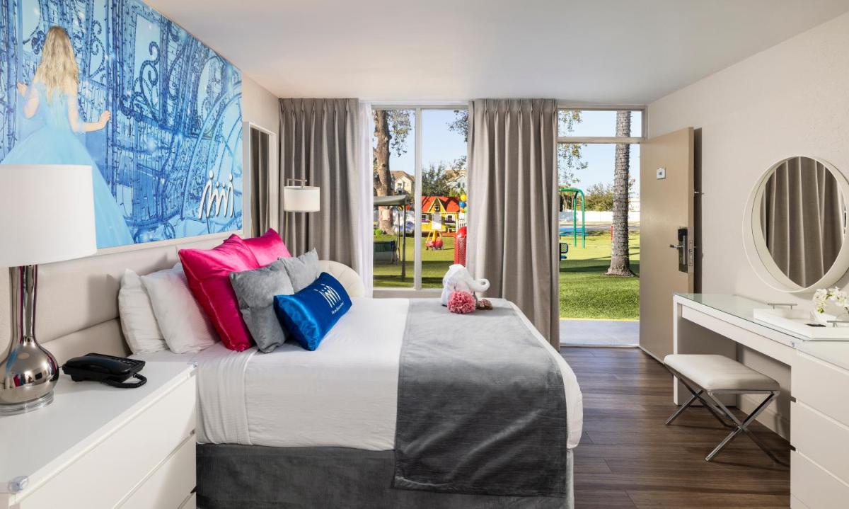 Magic Moment Resort and Kids Club - image 2