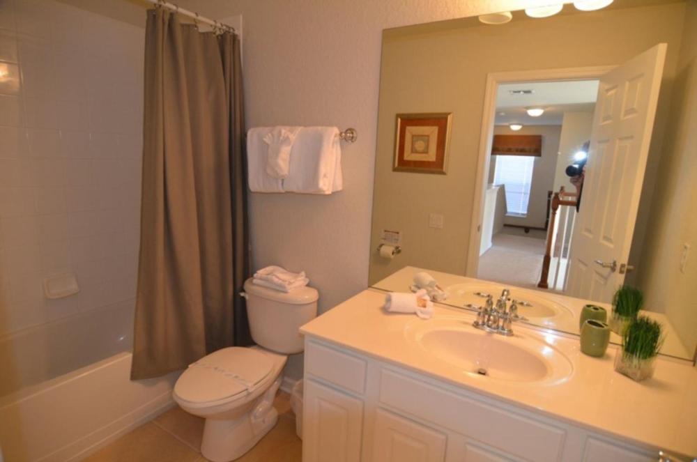 Picture Renting Your Own Luxury Villa on the Exclusive Windsor Hills Resort close to Disney Orlando Villa 2787 - image 6