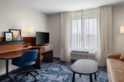 Fairfield Inn & Suites by Marriott Orlando Kissimmee/Celebration - image 2