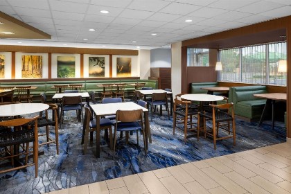 Fairfield Inn & Suites by Marriott Orlando Kissimmee/Celebration - image 20