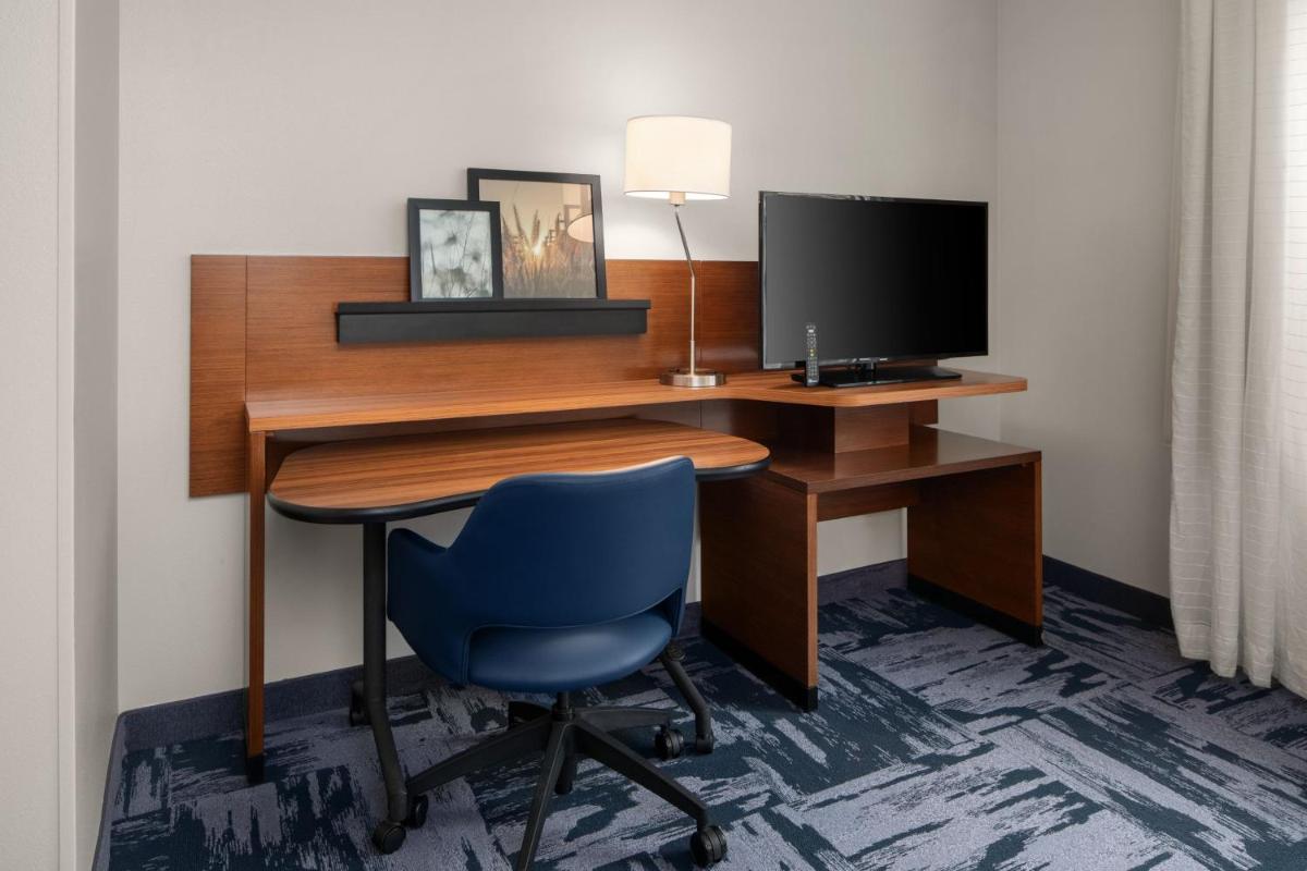 Fairfield Inn & Suites by Marriott Orlando Kissimmee/Celebration - image 3