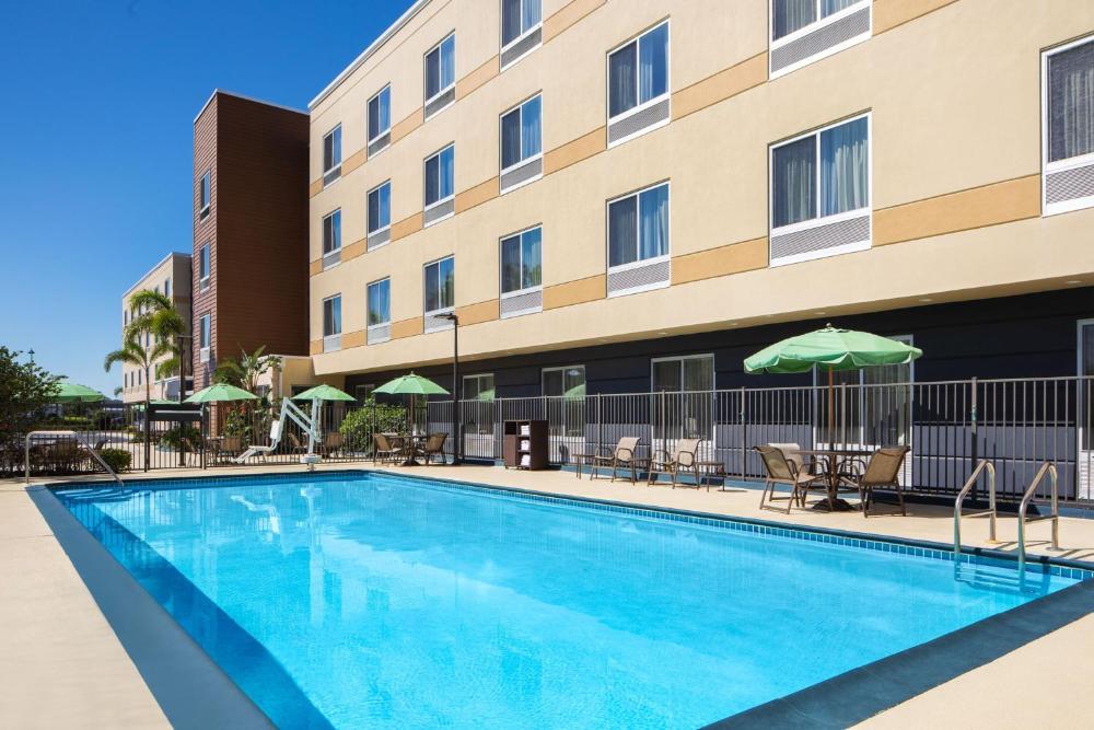 Fairfield Inn & Suites by Marriott Orlando Kissimmee/Celebration - image 5