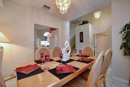 Mickey's Lake Villa - image 10