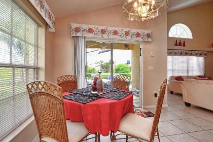 Mickey's Lake Villa - image 12
