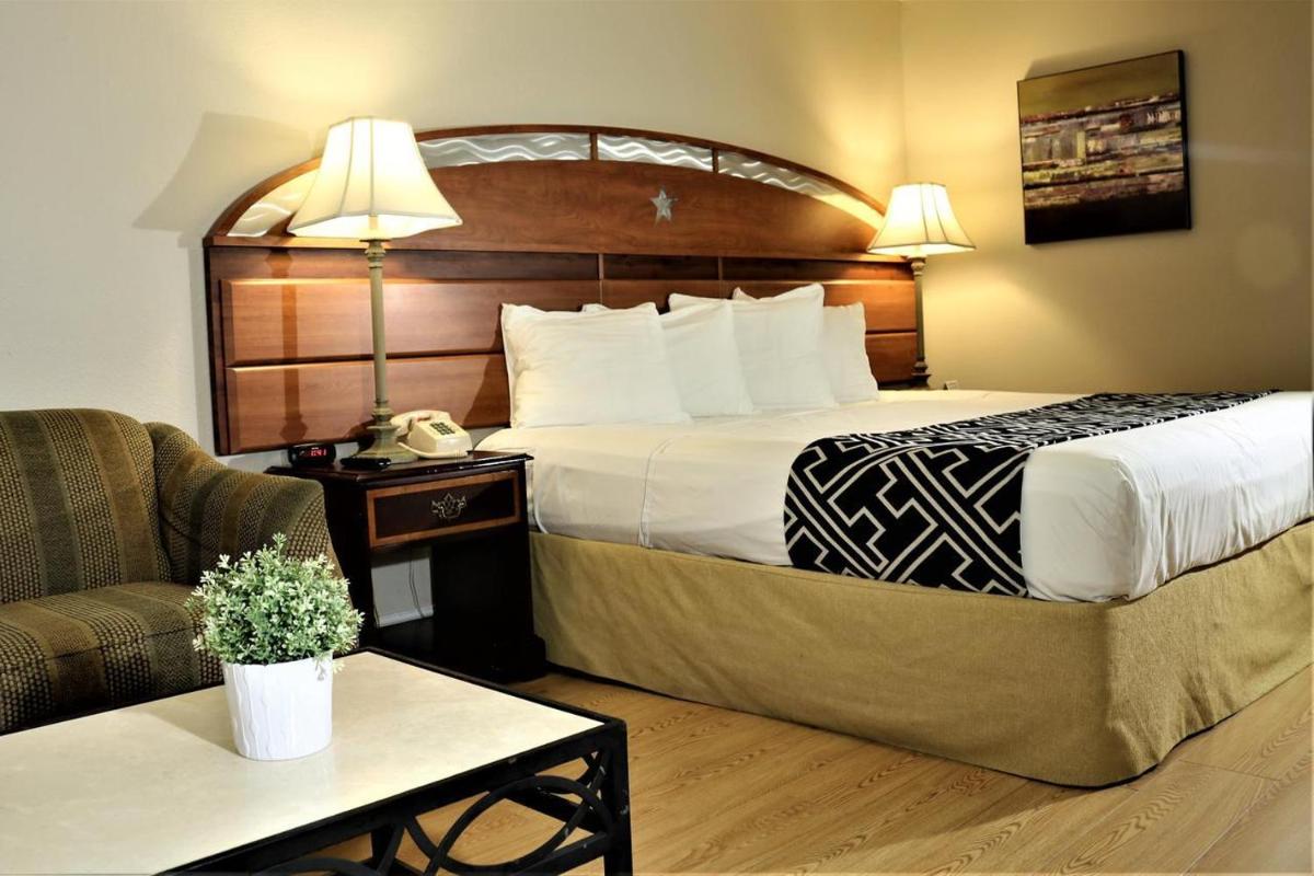 Monte Carlo Inn- Near Disney - main image