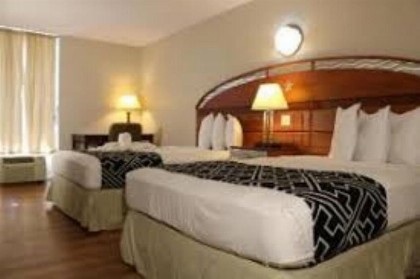 Monte Carlo Inn- Near Disney - image 22