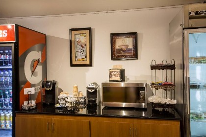 Flamingo Express Hotel - image 8
