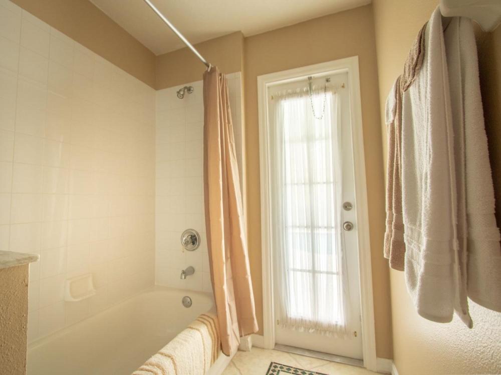 3 Bed 258 - image 7