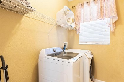 Windsor Hills Resort! 2 Miles to Disney! 6 Bedroom with Private Pool & Spa - image 32