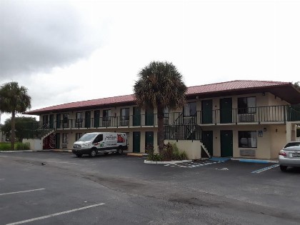 Riviera Motel - image 4