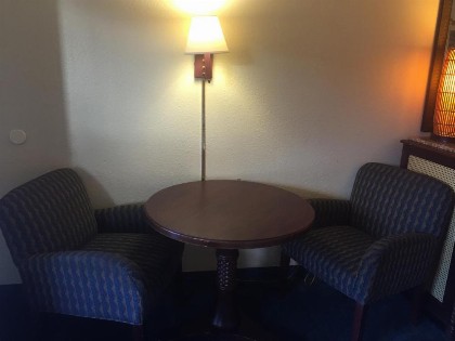 Maple Leaf Inn & Suites - image 16