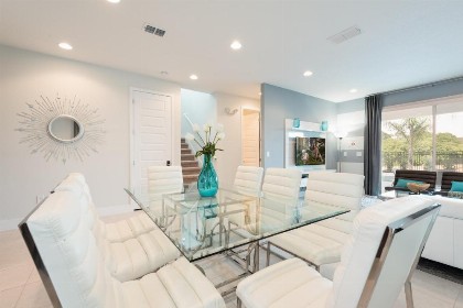 Groovy Mouse House with private pool - image 9