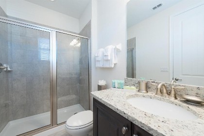 Pristine Home with Loft Area & Games near Disney - 7634W - image 4