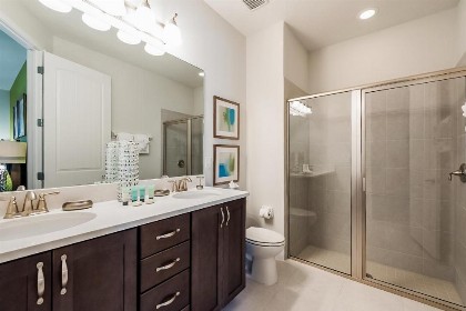 Vibrant Elite Home with Theater Room near Disney - 7605M - image 5