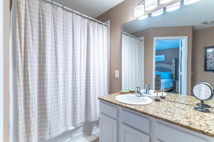 2582 Windsor Hills - image 13