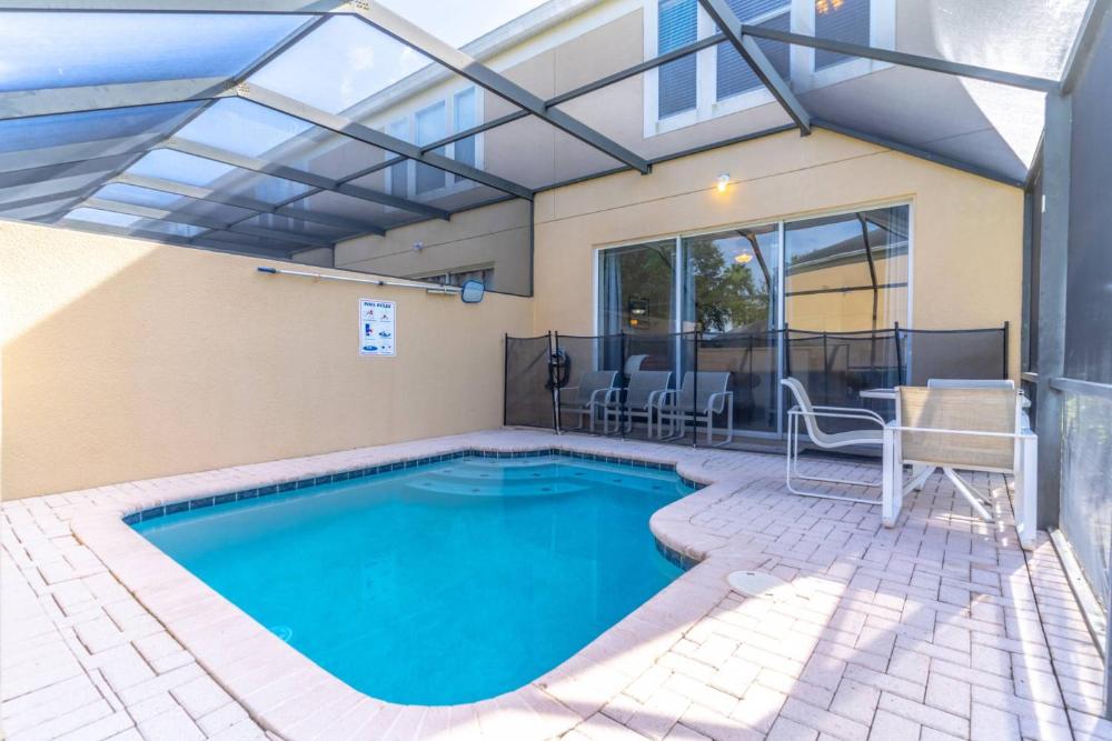 2582 Windsor Hills - image 4