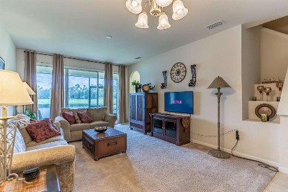 2633 Trafalgar Village
