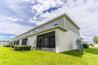 2633 Trafalgar Village - image 11