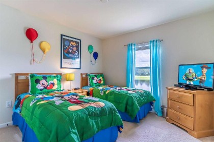 2633 Trafalgar Village - image 12