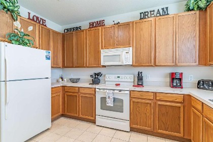 2633 Trafalgar Village - image 15