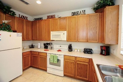 2633 Trafalgar Village - image 19