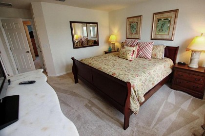 2633 Trafalgar Village - image 2