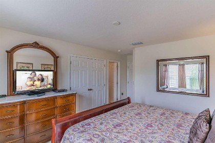 2633 Trafalgar Village - image 25