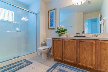 2633 Trafalgar Village - image 28