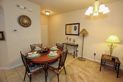 2633 Trafalgar Village - image 3