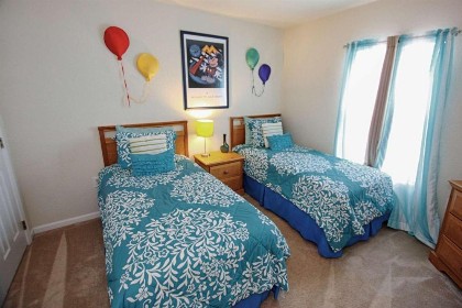 2633 Trafalgar Village - image 32