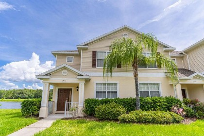 2633 Trafalgar Village - image 35