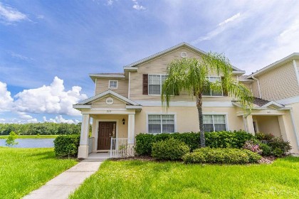 2633 Trafalgar Village - image 37