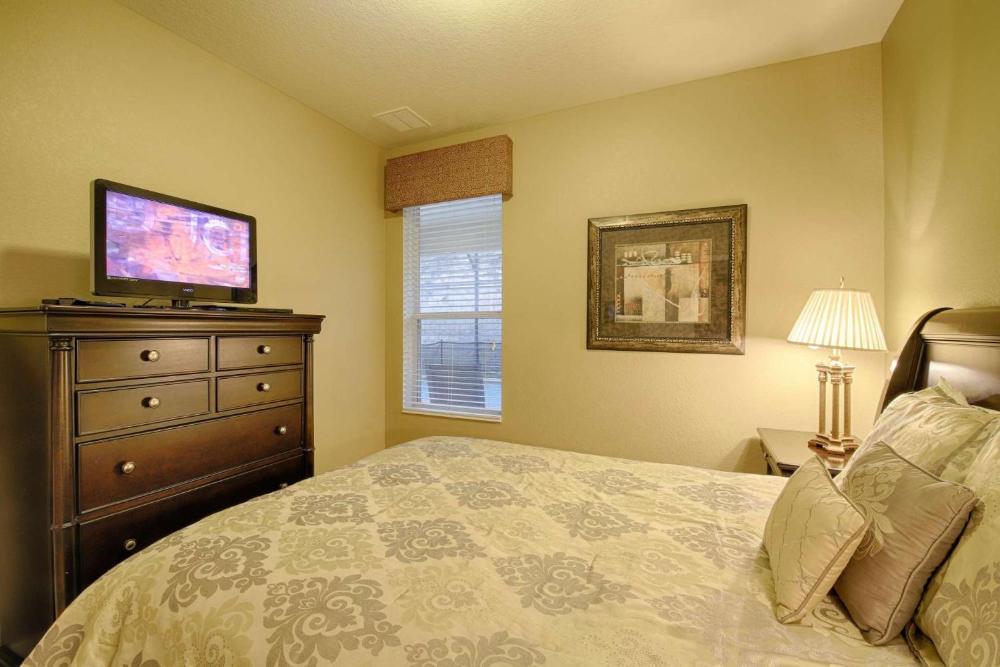 2540 Windsor Hills - image 7