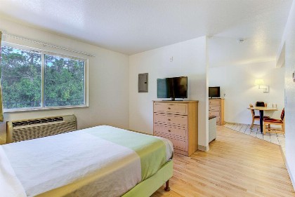 Studio 6-Kissimmee FL - Orlando - image 2