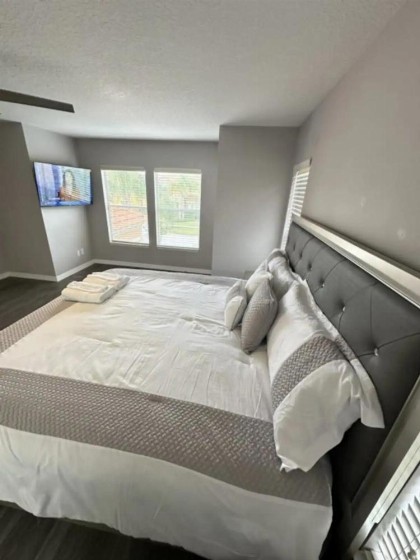 Elegant Brand NEW Houses Less 10 Minutes from Disney - image 21
