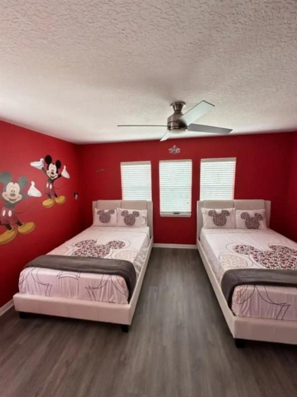 Elegant Brand NEW Houses Less 10 Minutes from Disney - image 9