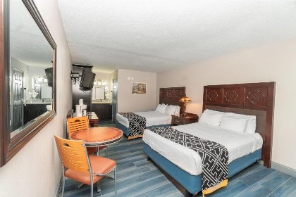 Sunshine Inn - image 14