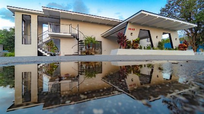 Sunshine Inn - image 16