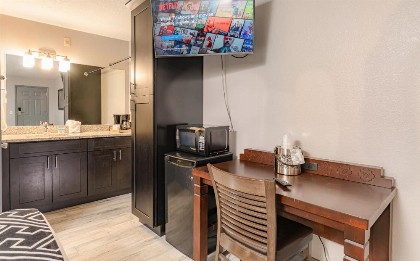 Sunshine Inn - image 21