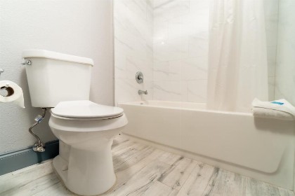 Sunshine Inn - image 22