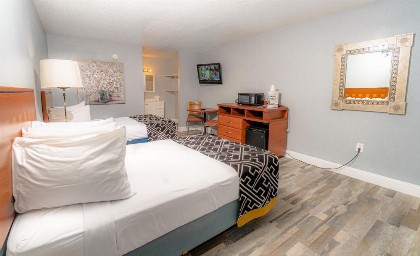 Sunshine Inn - image 25