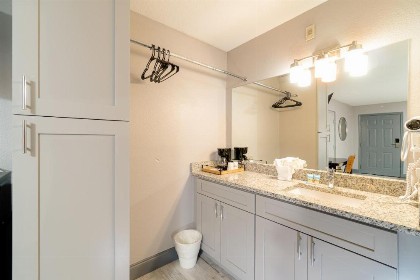 Sunshine Inn - image 30