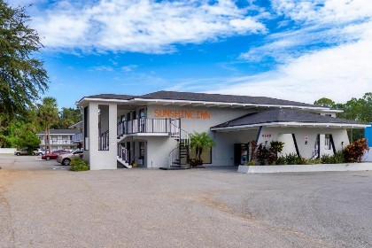 Sunshine Inn - image 6