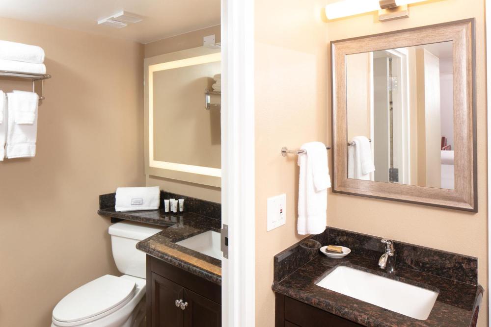 Red Lion Hotel Orlando Lake Buena Vista South- Near Disney - image 6