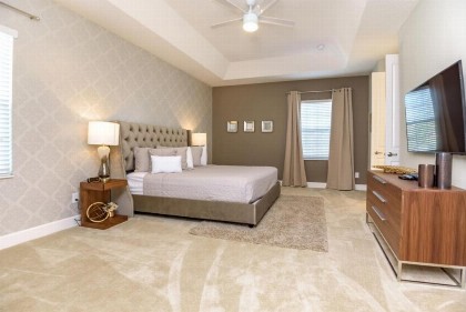 Five-Bedroom Villa 7786 - image 11