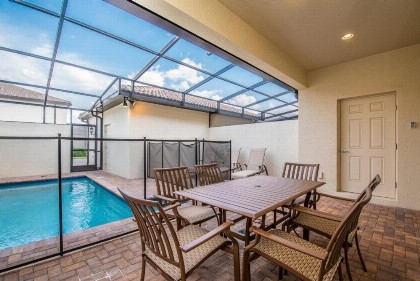 Menton Loop Villa Westside 7591E - image 9
