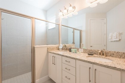 Exquisite Home near Disney Themed Rooms & Home Theater - 2005 - image 2