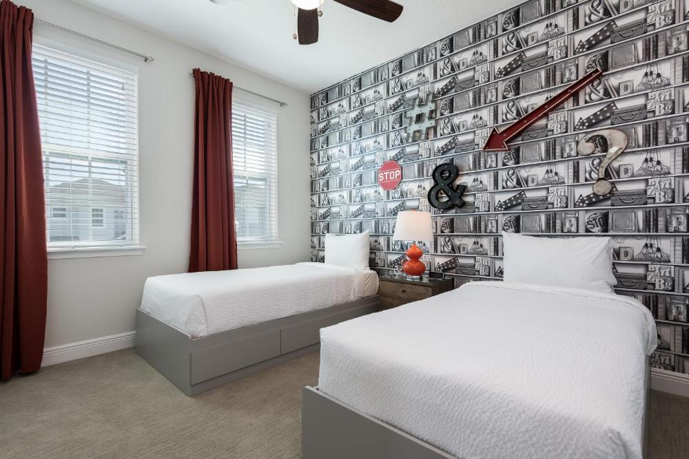 Striking Home with Loft Area & Games near Disney - 7728F - image 7