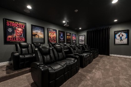 Stunning Home with Pool Table & Theater near Disney - 7707F - image 5