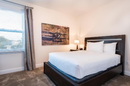 Outstanding Home with Water Park Access near Disney - 7731F - image 5